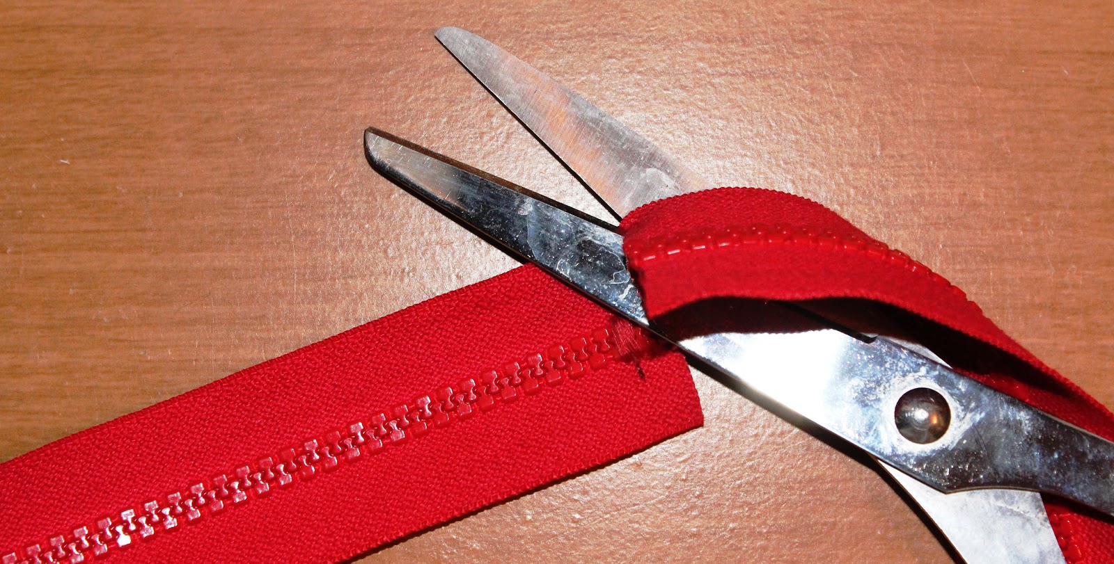 Voila! New, shorter zipper ready for projects galore.