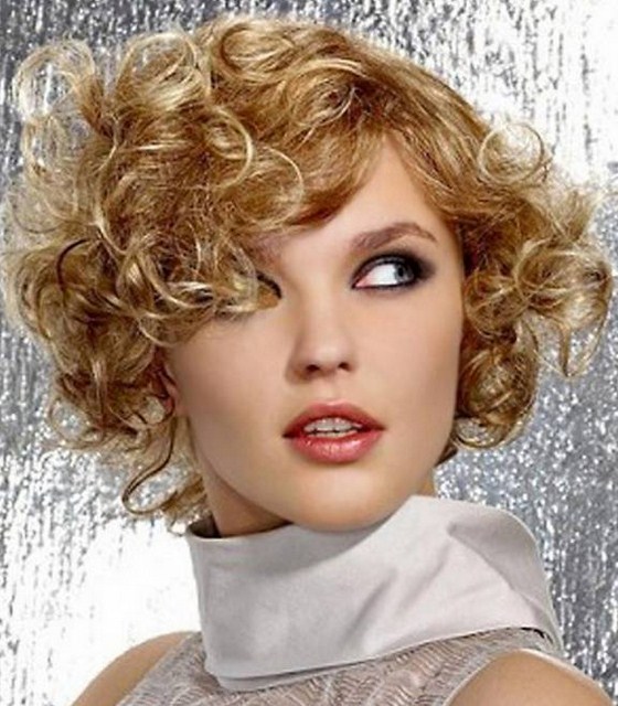 Short Hairstyles Ideas for Teenage Girls with Round Faces