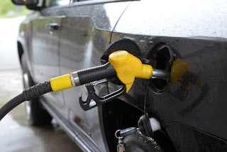 conduire avec un réservoir de carburant qui fuit Est-il sécuritaire de conduire avec un réservoir de gaz qui fuit