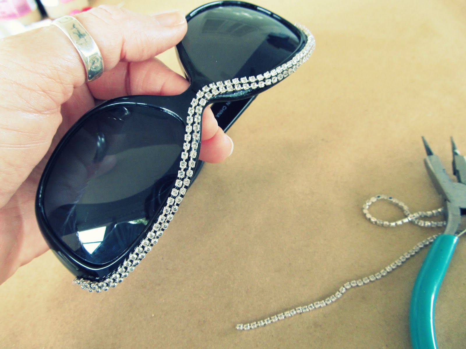 WobiSobi Rhinestone Sunglasses, DIY
