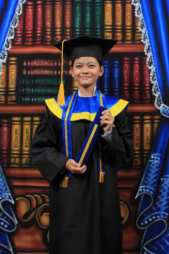 CONTOH FOTO WISUDA | Portofolio Foto Yono Maulana