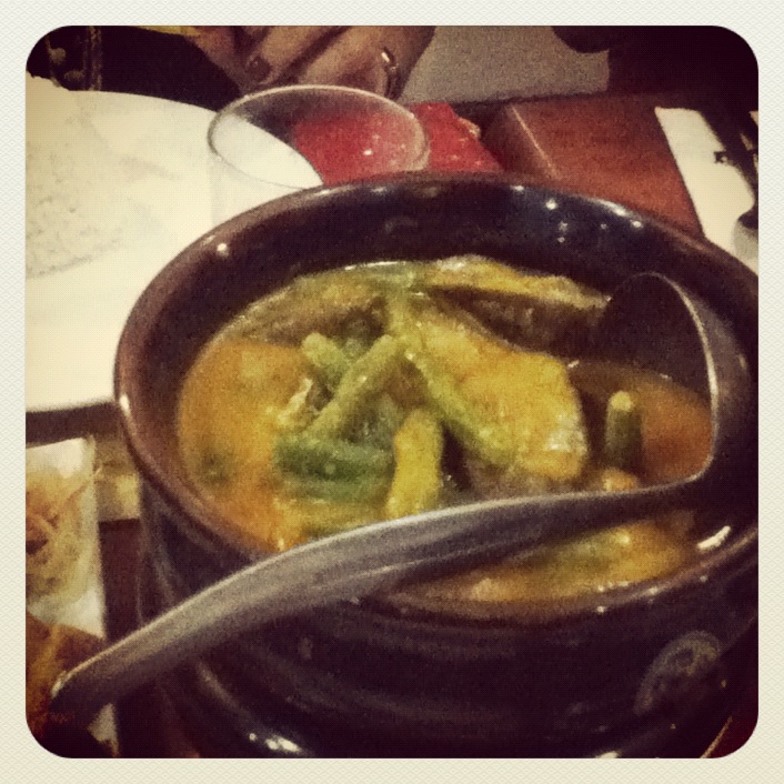 The Rebel Sweetheart.: Foodie Goodie | Max's Kare-kareng Pinoy.