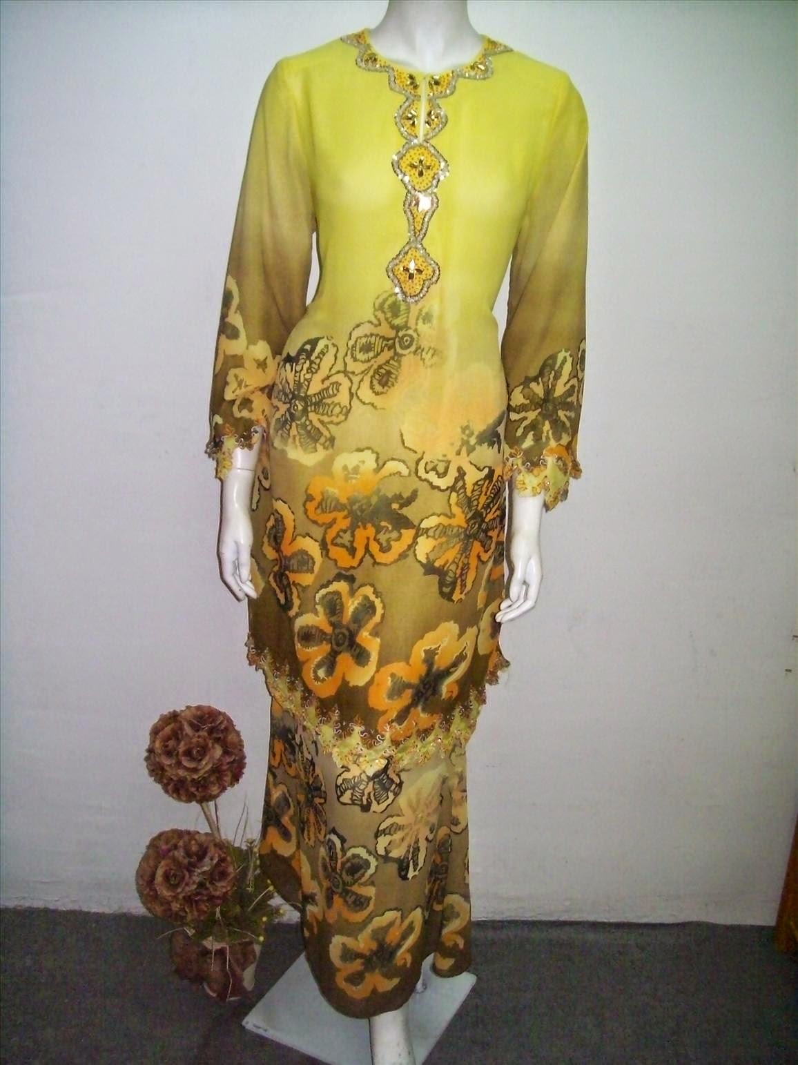 Kumpulan Foto Model Baju Kebaya Labuh - Trend Baju Kebaya