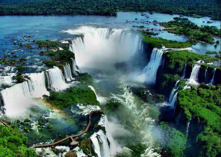 Brasile: Cascate di Iguazu tra paradiso, cinema e leggenda. Brasile: Cascate di Iguazu tra paradiso, cinema e leggenda.