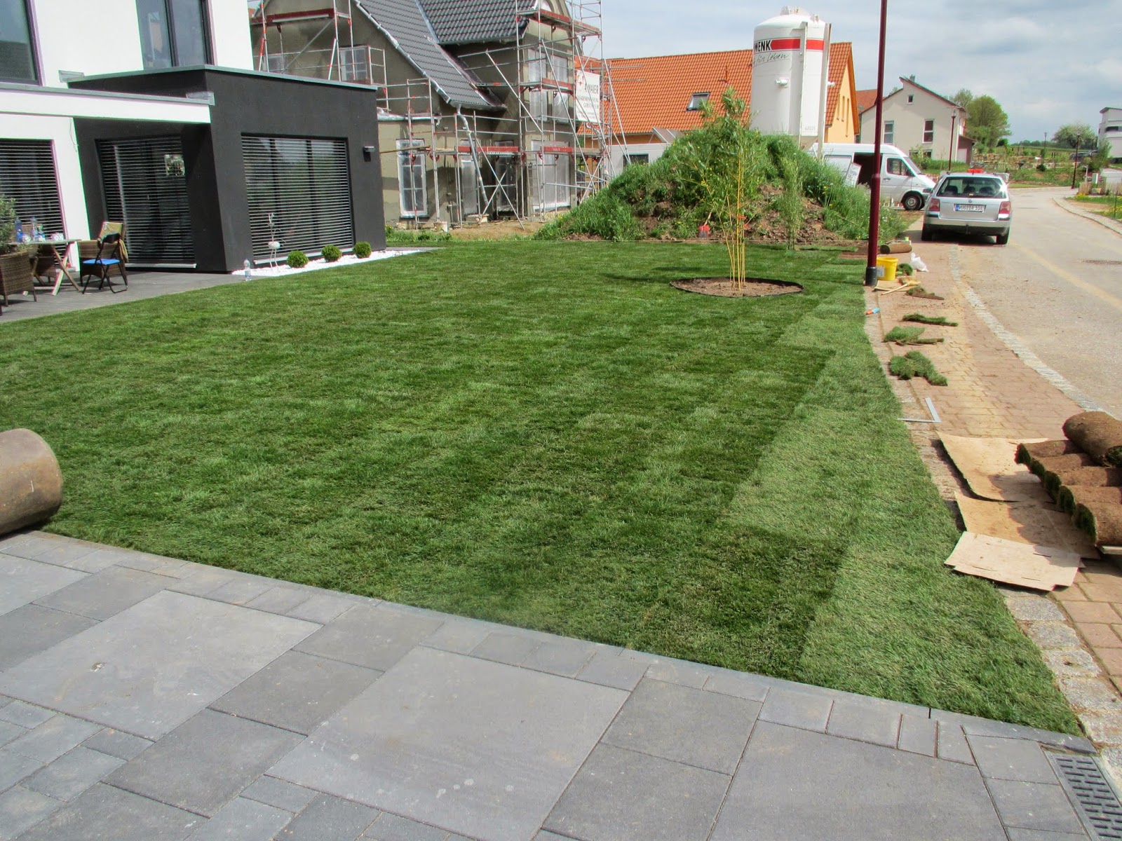 Hausbau: Der Rollrasen: Verlegung