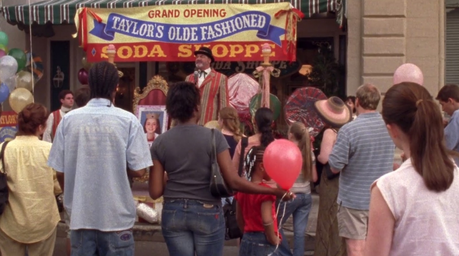 Filming Locations of Chicago and Los Angeles Gilmore Girls Season 4