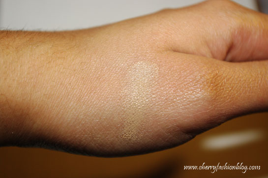 MaxFactor Miracle Touch foundation Swatch
