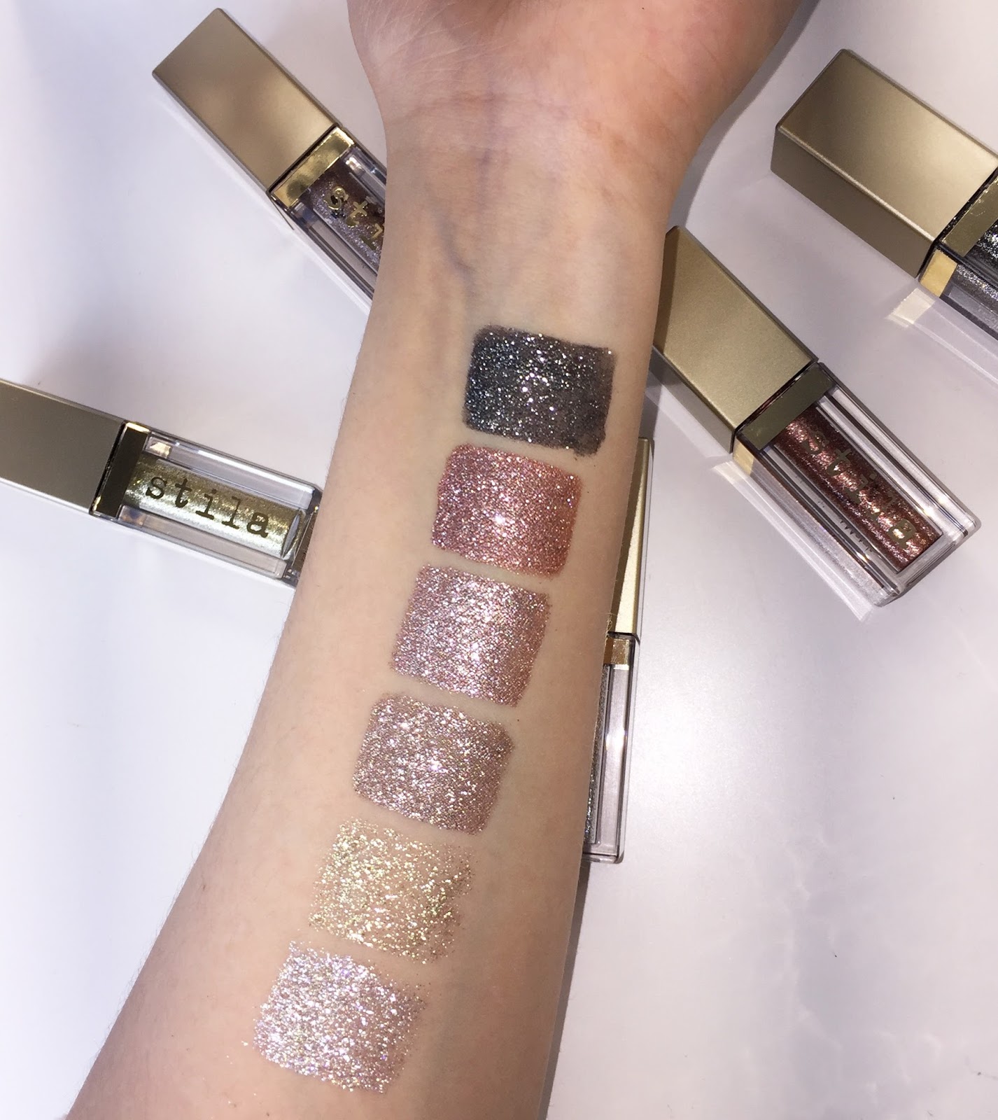 STILA MAGNIFICENT METALS GLITTER AND GLOW LIQUID EYESHADOW REVIEW AND