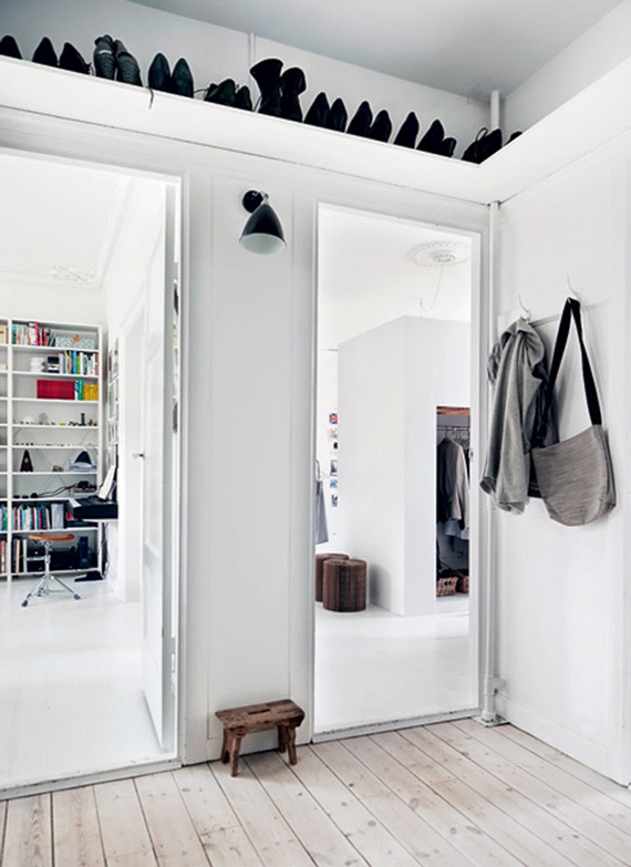 estanteria encima de la puerta - espacios pequeños