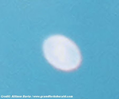 Disc-Shaped UFO Witnessed and Photographed By Minnesota Woman 9-2-13