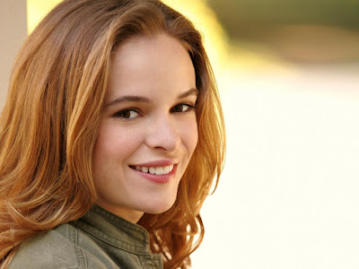 Danielle Panabaker HD Wallpaper Danielle Panabaker HD Wallpaper