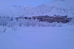 قرى جبال الأطلس الكبير تكتسي بياض الثلوج 