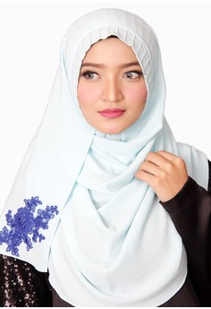  yuk intip beberapa model dan gaya hijab yang bakalan trend di  17+ Jilbab Instan Terbaru 2019