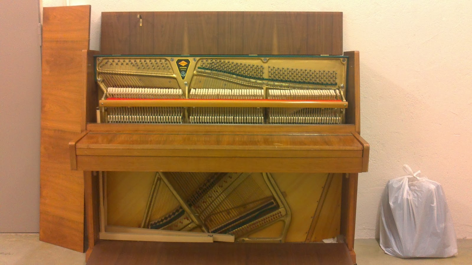 Nickleus Music Technology Blog: Cherny upright piano