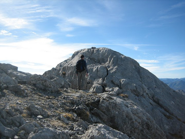 Haciendo cumbre en Cotalba.