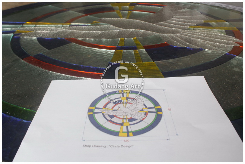Kaca Patri Gereja, Kaca Patri Simbol Merpati Circle Gudang Art Design