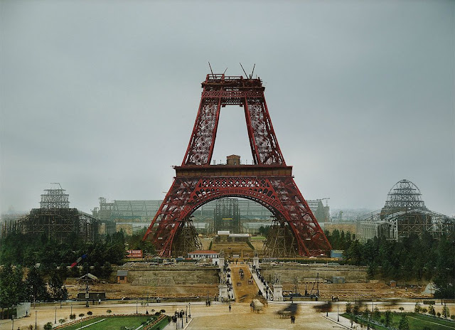 صور قديمة تم تلوينه كأنه حديثة The+Eiffel+Tower%2C+July+1888