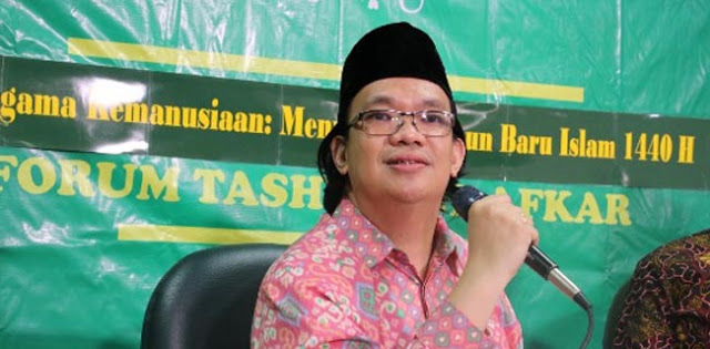 Silang Pendapat Pendukung Jokowi Dan Anies Norak Kebangetan, Please Berhenti Bertengkar! Silang Pendapat Pendukung Jokowi Dan Anies Norak Kebangetan, Please Berhenti Bertengkar!