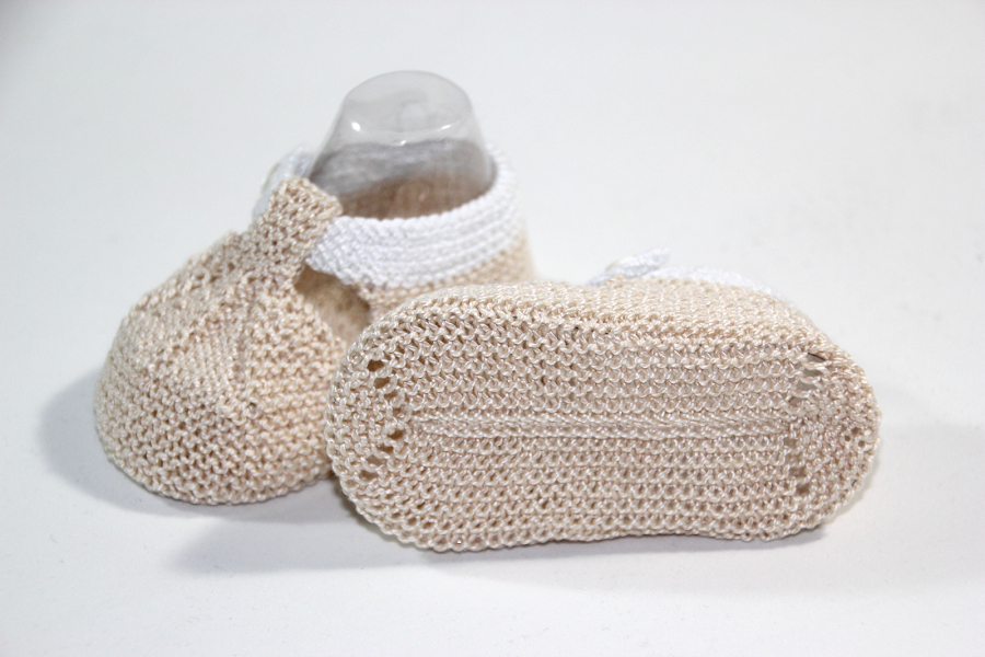 Regalo DIY para hacer en Navidad: Zapatos de punto para bebé