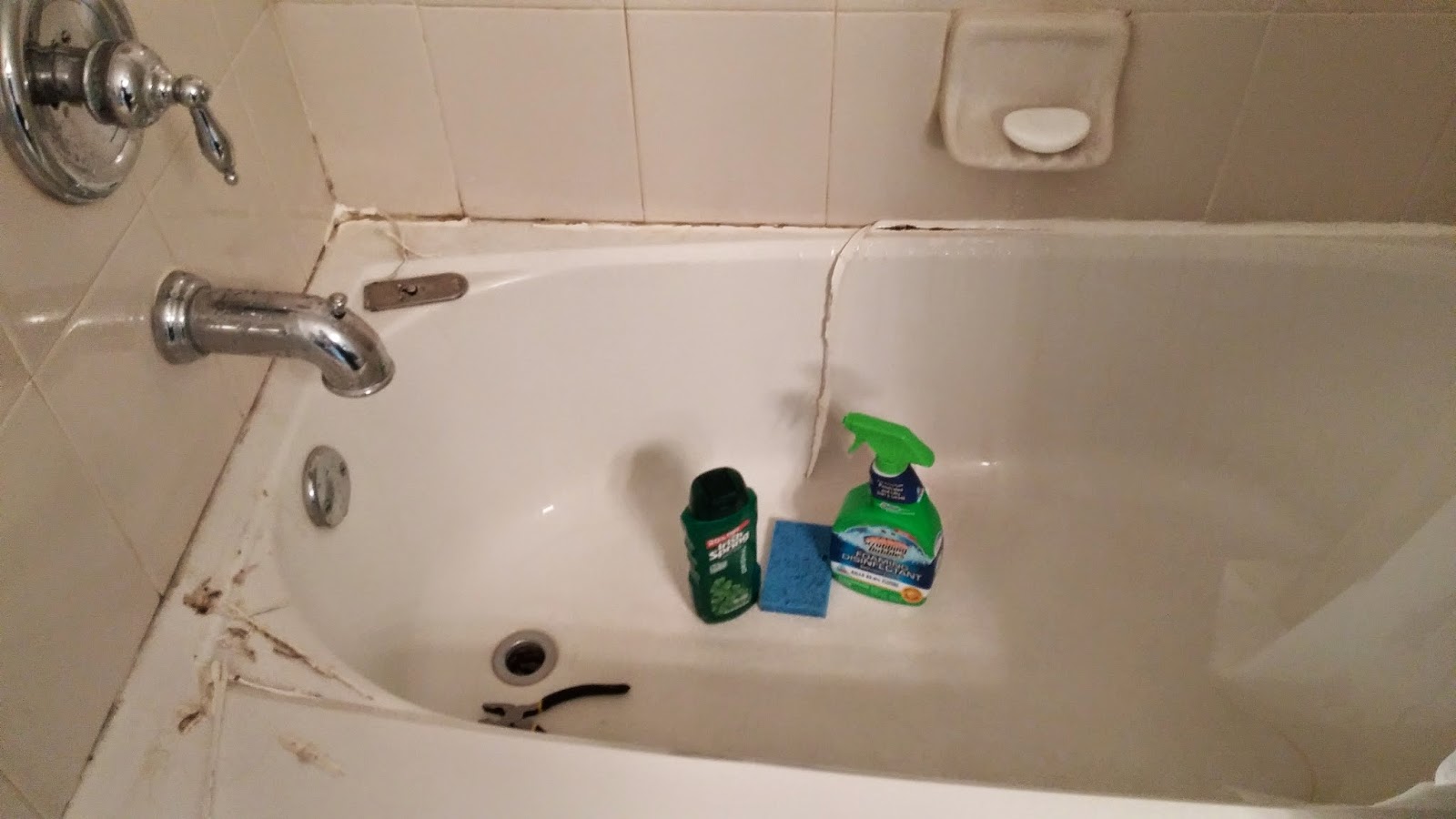 Home Sweet Townhome How to ReCaulk Your Bathtub