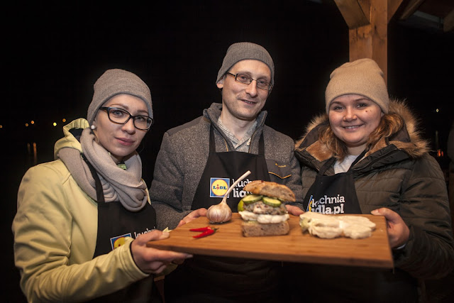 Warsztaty kulinarne nad Stawami Milickimi z Kuchnią Lidla i Karolem Okrasą, czyli ryby są super!