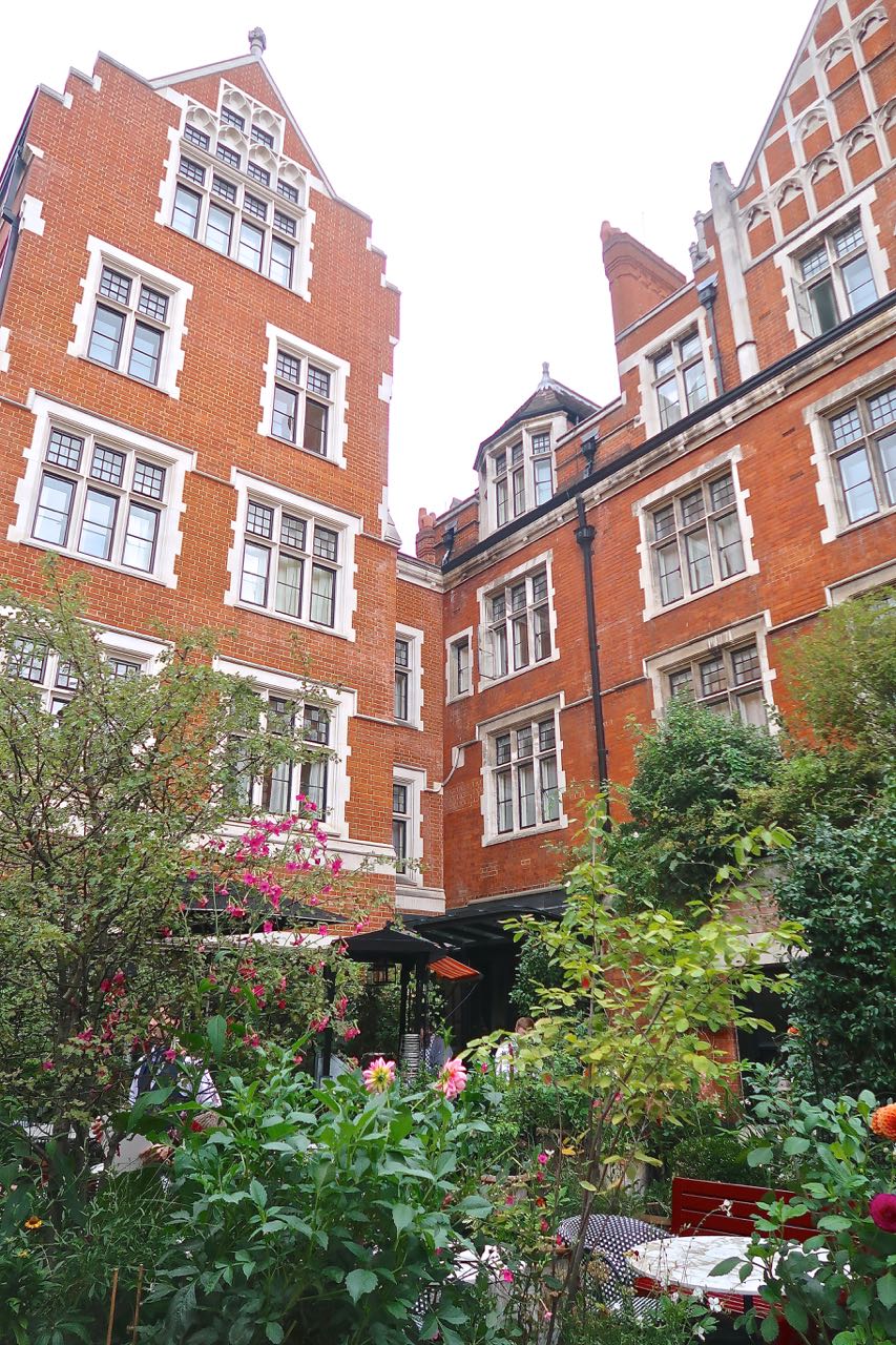 Scrumpdillyicious: The Chiltern Firehouse: London's Hottest Restaurant