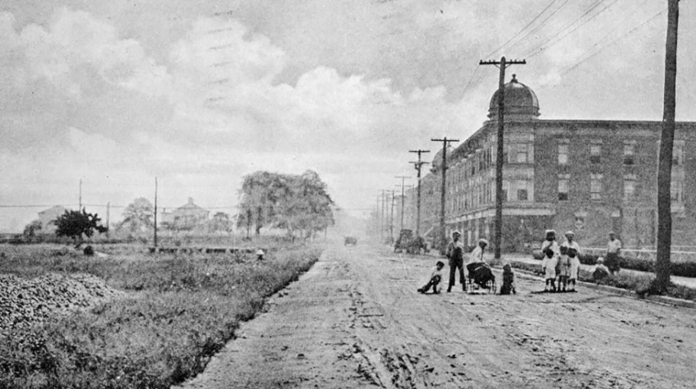 Unknown 1145 AM Travel