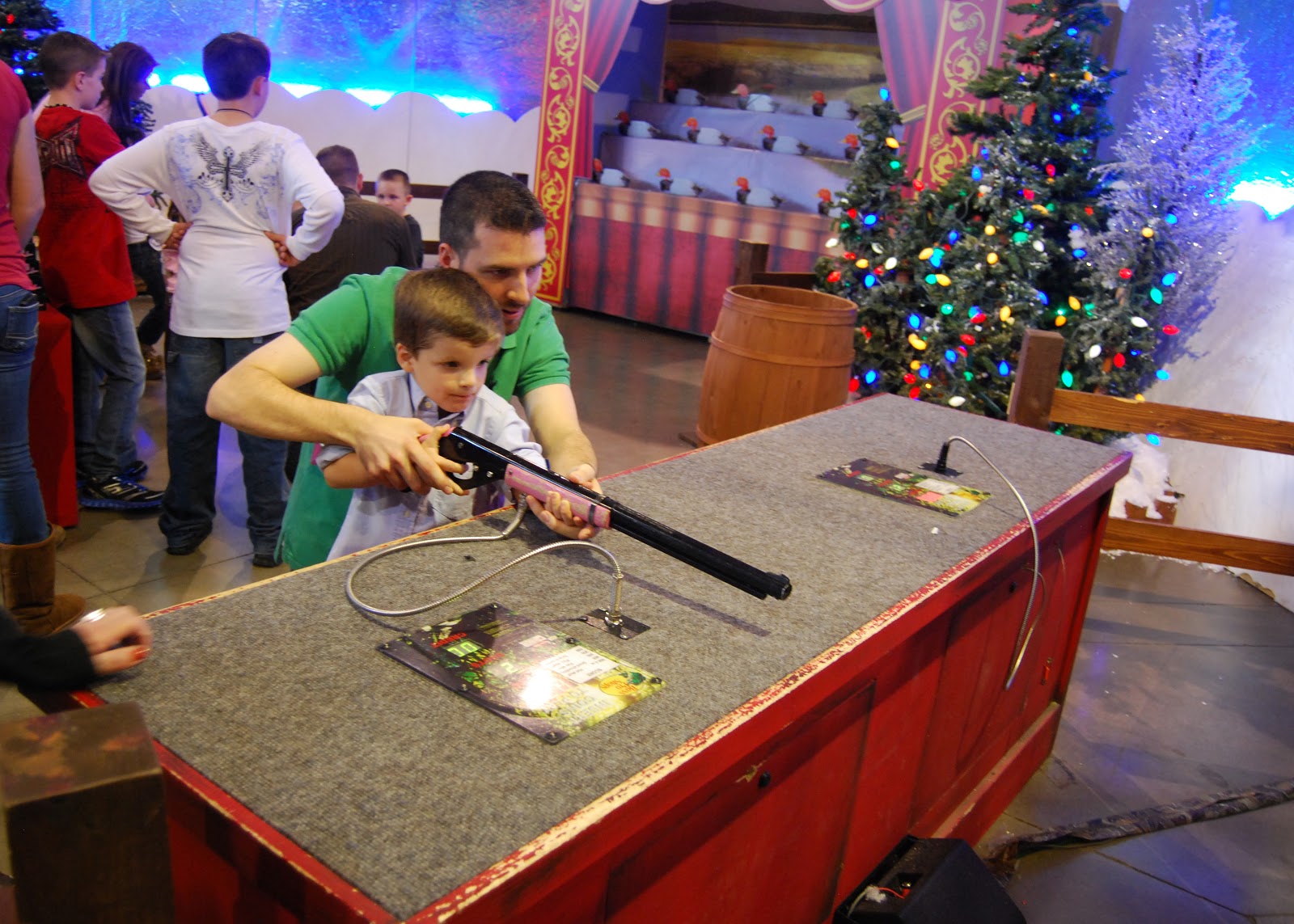 Momfessionals Bass Pro Christmas