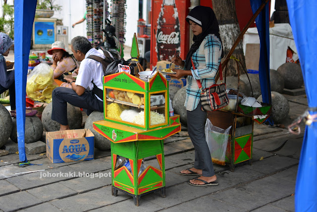 Cafe Batavia Jakarta Fatahillah Square Indonesia Cafe-Batavia-Jakarta-Fatahillah-Square-Indonesia