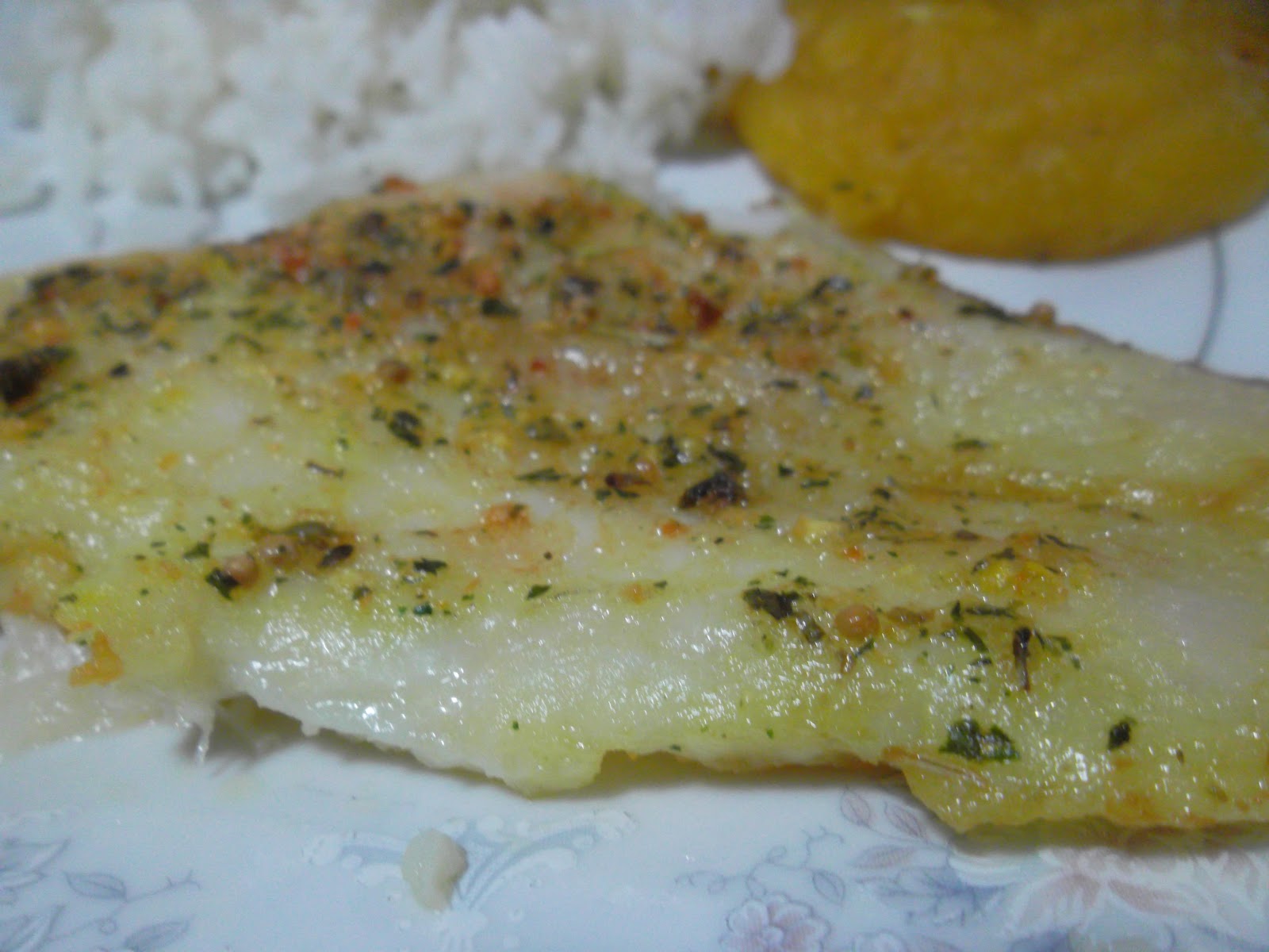 FILÉ DE LINGUADO NA MANTEIGA COM ERVAS Receitas Culinárias