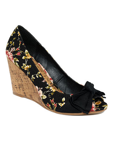 Ophelia's Adornments blog: floral wedges