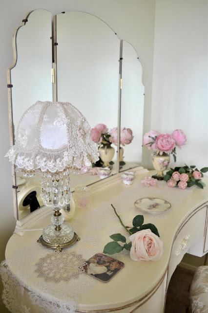 Jennelise: The Dressing Table