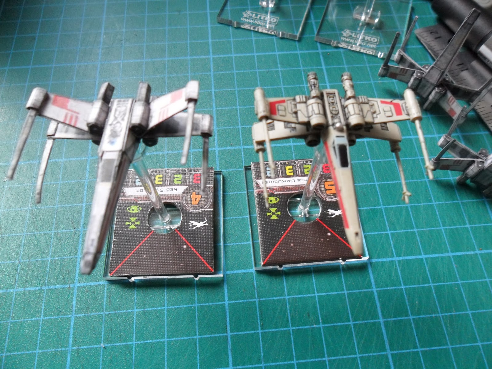 Gibbering Madness Papercraft XWings....