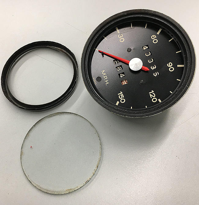 carchaeology Porsche 911 Speedometer (early gauge with the silver