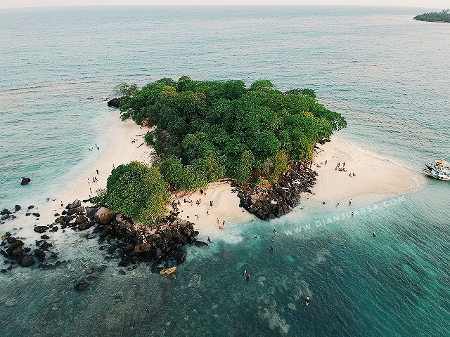 Keindahan sunset di Pulau Umang Umang Krakatau - Untold Story