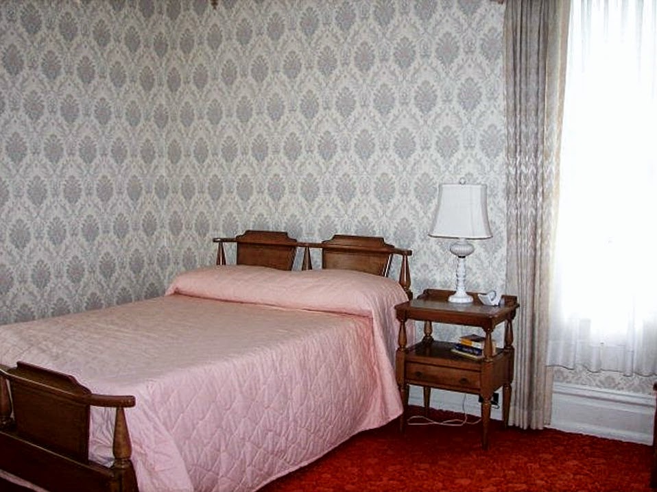 From City to Suburbia 1 Duhring St, Bramwell, WV 24715