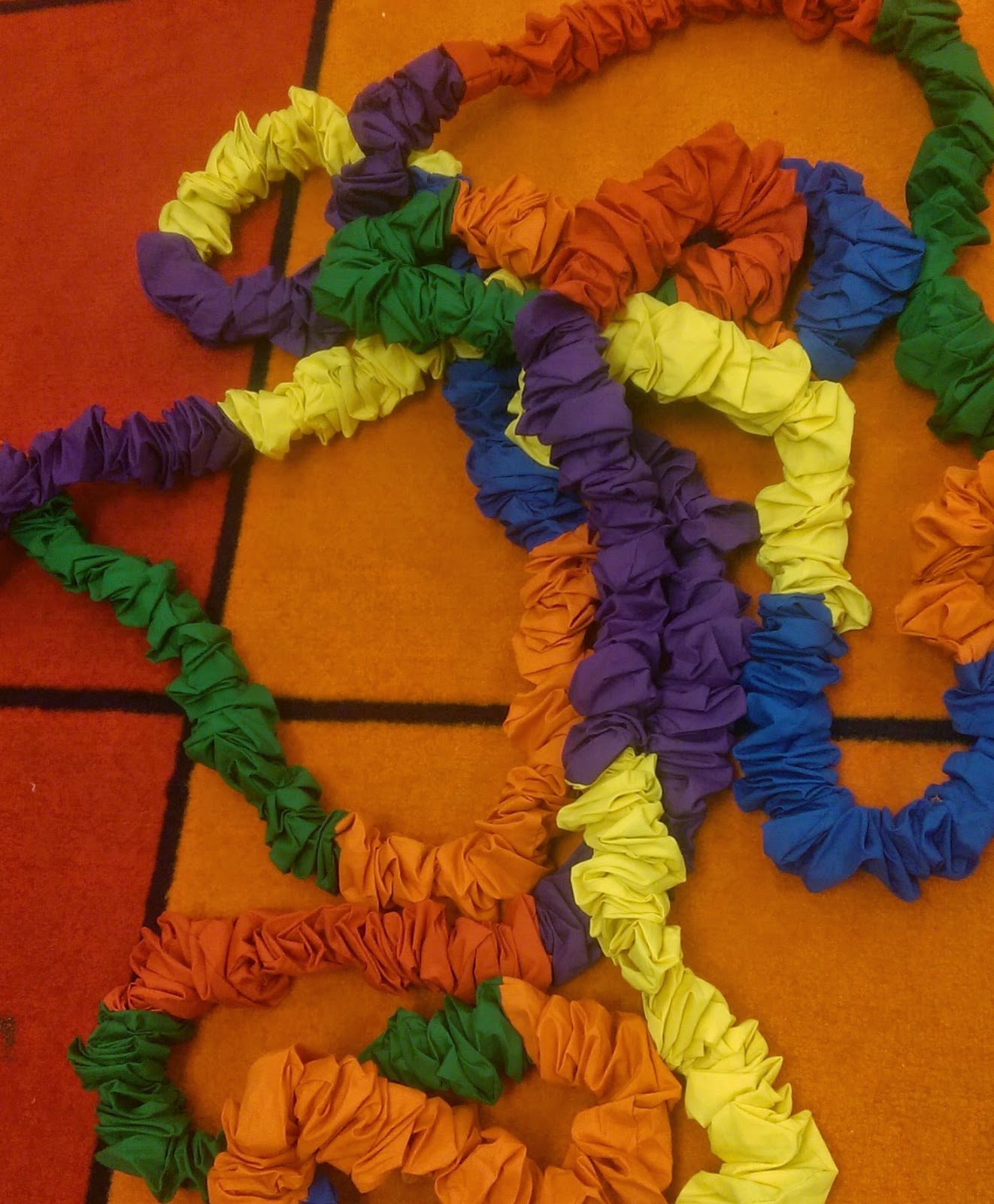 Music With Mrs. Tanenblatt: Stretchy Band!
