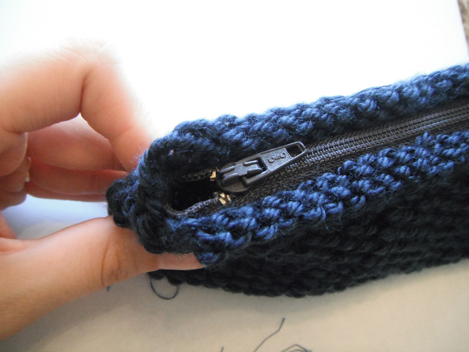 One Creative Outlet Sewing A Zipper into Knitted Fabric