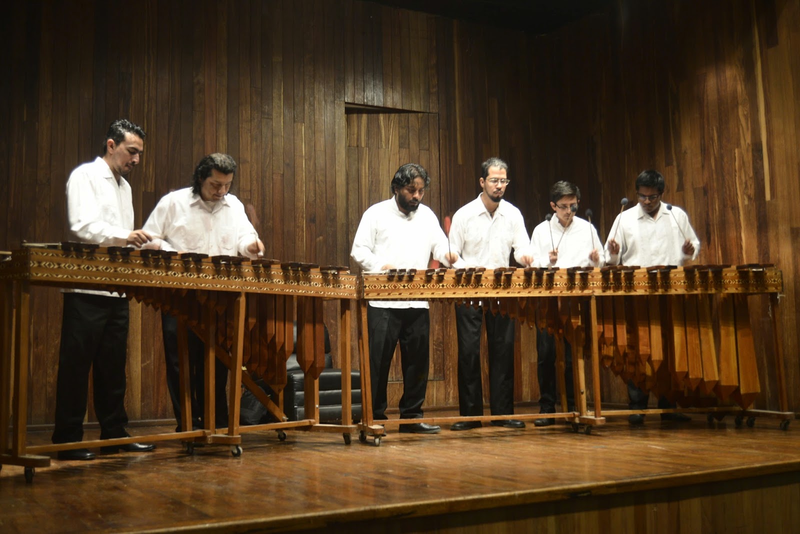 DIRECCIÓN DE ACTIVIDADES ARTÍSTICAS SEV Concierto de Marimba con el