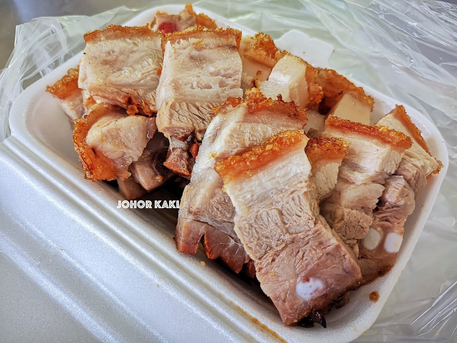 Ah Hou Roast Meat. One of the Best Crispy Roast Pork Stalls in Ipoh 阿豪烧肉档 Tony Johor Kaki