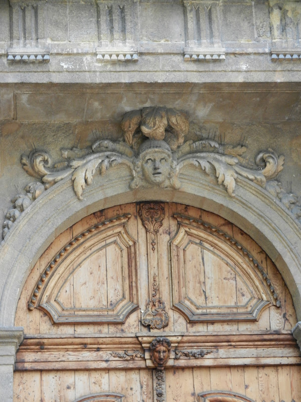 how to greet a lady in french