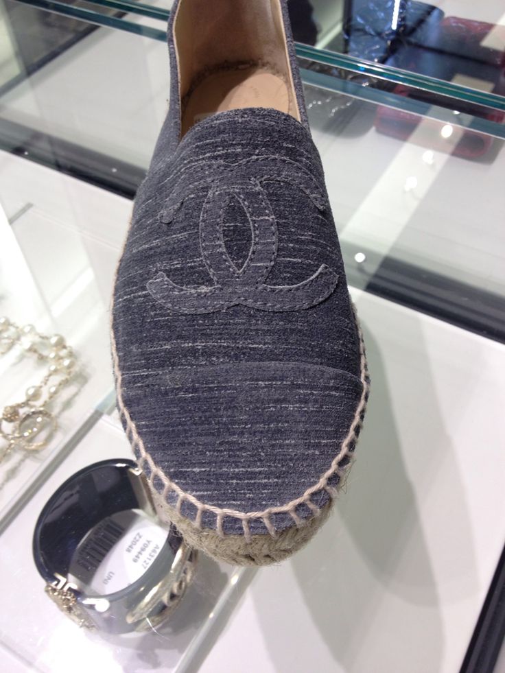 Personal Shopper's notes Authentic Chanel Espadrilles VS Fake