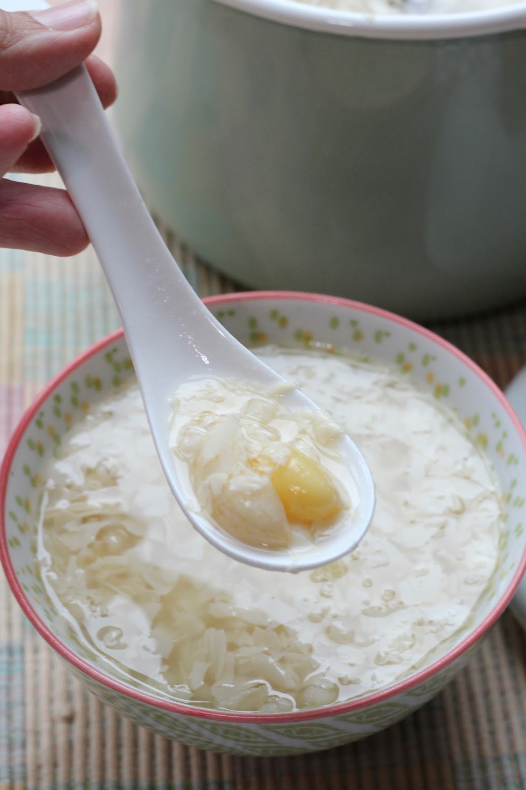 Honey Bee Sweets Gingko Beancurd Barley dessert ( 白果腐竹薏米糖水)
