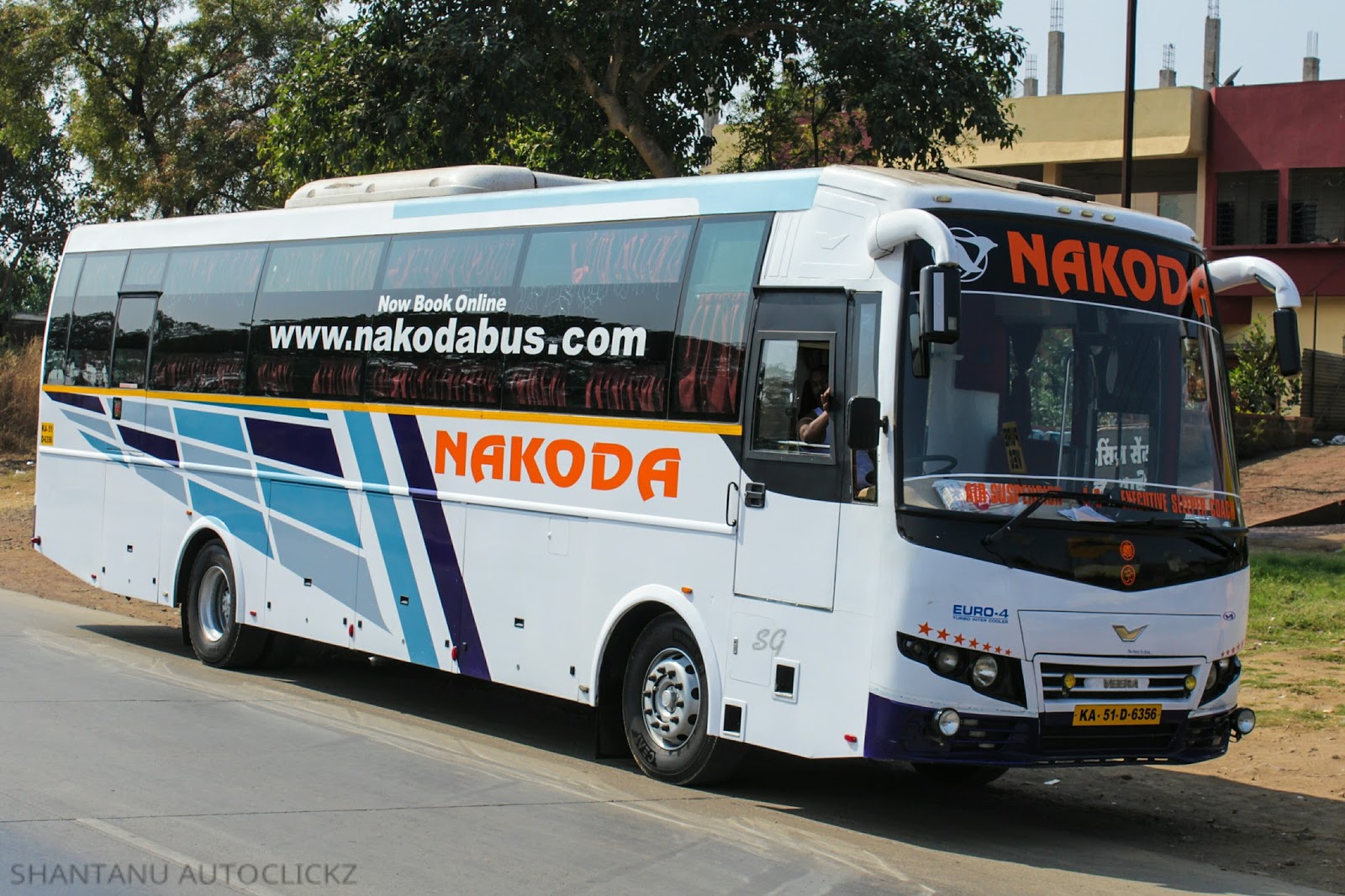 Shantanu Autoclickz Nakoda Travels Ashok Leyland Veera V5 AC Sleeper