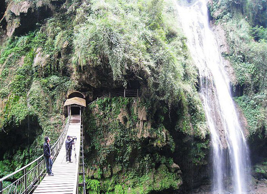 huangguoshu-waterfalls-975607.jpg