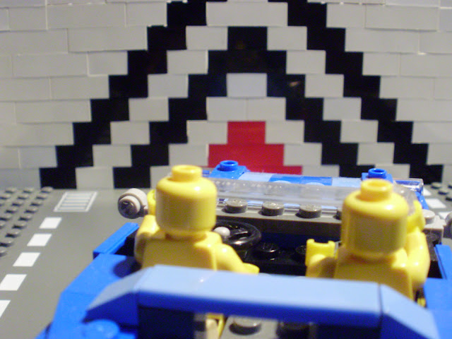 MOC LEGO Car crash test with dummies