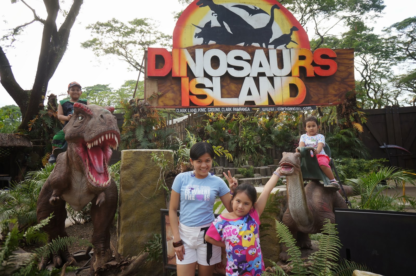 dino land theme park