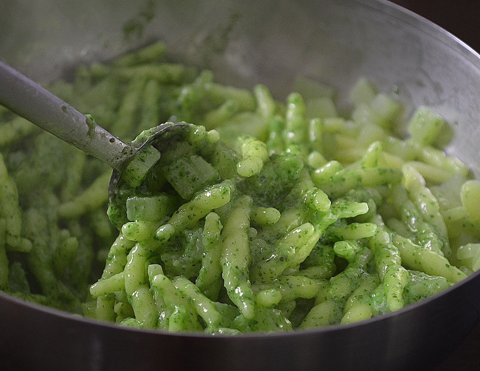 Trofie alla genovese con pesto di basilico, patate e fagiolini