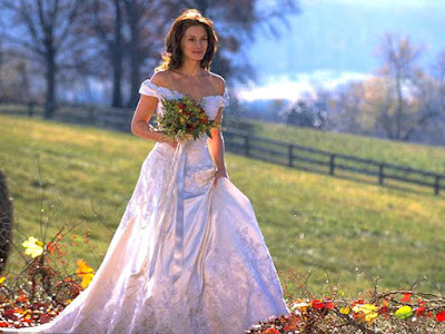 Julia Roberts on Runaway Bride celebrities-on-wedding-gown