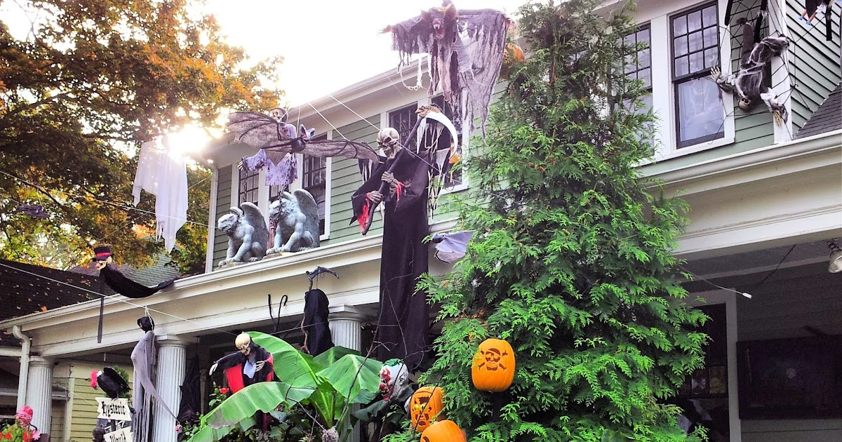 Raleigh's Oakwood Neighborhood in NC A Halloween and Christmas Must